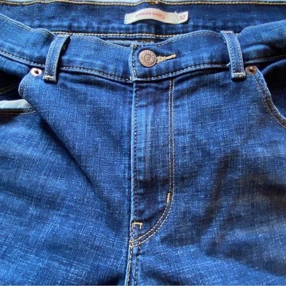 Levi’s Strauss‎ Shorts Women’s Size 32 Bermuda Jeans - Picture 16 of 16